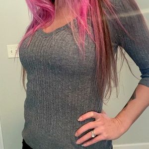 Women’s gray V neck half sleeve sweater, Small